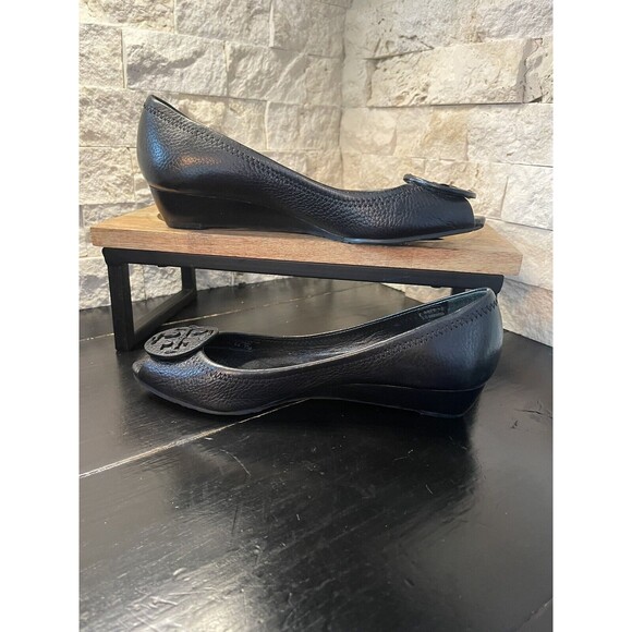 TORY BURCH-Sally- Wedge (1") Peep Toe Black Pebbled Leather Shoes Perfect! Sz 7 - Picture 3 of 8